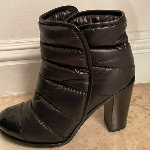 RARE CHANEL Cap Toe Puffer Winter Snow Ski Booties Boots - Picture 10 of 11